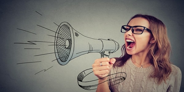 برای تقویت تلفظ انگلیسی با صدای بلند بخوانید