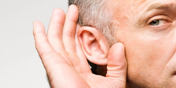 مهم ترین قانون در تقویت مکالمه گوش دادن است