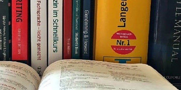 چه نوع کتابی را برای یادگیری زبان انگلیسی انتخاب کنیم؟